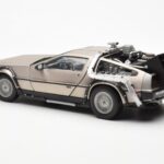 DeLorean DMC-12 Time Machine Back to the Future Strieborný Sun Star 1:18 - image 4 of 8