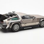 DeLorean DMC-12 Time Machine Back to the Future Strieborný Sun Star 1:18 - image 5 of 8