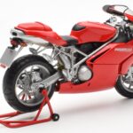 Ducati 999 Červený Minichamps 1:12 - image 3 of 4
