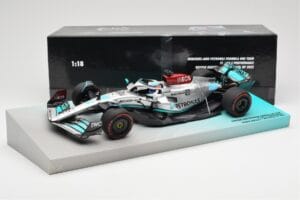 Mercedes AMG Petronas W13 E Performance #63 G. Russell Brazilian GP 1st Win 2022 Minichamps 1:18 113222163 Živica – obrázok 4 z 4