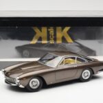 Ferrari 250 GT Lusso Hnedý Metalíza KK-Scale 1:18 181023 - image 6 of 6