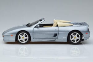 Ferrari F355 Spider Hot Wheels 1:18 23907 Kov – obrázok 4 z 7