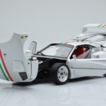 Ferrari F40 Perleťová Biela Italy Kyosho 1:18 - image 2 of 8