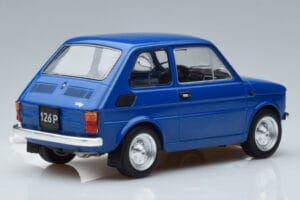 Fiat 126P Modrý MCG 1:18 MCG18324 Kov – obrázok 2 z 6