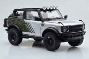 Ford Bronco RTR Iconic Strieborný GT Spirit 1:18 GT404 Živica – obrázok 4 z 6