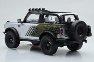 Ford Bronco RTR Iconic Strieborný GT Spirit 1:18 GT404 Živica – obrázok 5 z 6
