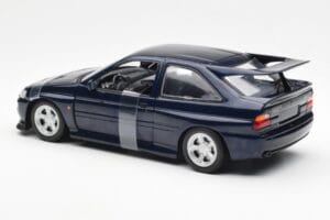 Ford Escort RS Cosworth Modrý Metallic UT Models 1:18 180082101-R1 Kov – obrázok 4 z 6