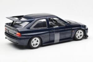 Ford Escort RS Cosworth Modrý Metallic UT Models 1:18 180082101-R1 Kov – obrázok 5 z 6