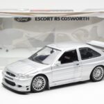 Ford Escort RS Cosworth Cestná Verzia Strieborný UT Models 1:18 - image 2 of 6