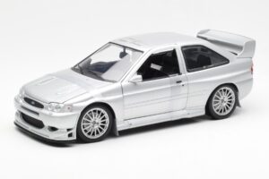 Ford Escort RS Cosworth Cestná Verzia Strieborný UT Models 1:18