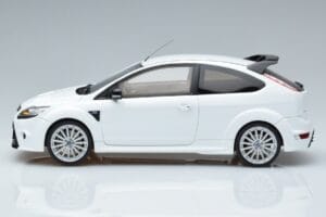 Ford Focus RS Mk2 Biely Otto 1:18 OT977 Živica – obrázok 3 z 6