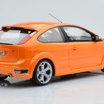 Ford Focus Mk2 ST 2.5 Electric Oranžový Otto 1:18 - image 2 of 6