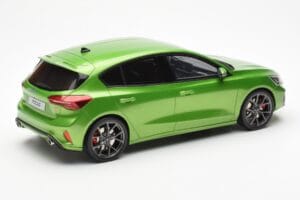 Ford Focus Mk5 ST Phase 2 Mean Zelený Otto 1:18 OT450 Živica – obrázok 2 z 6