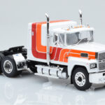Ford LTL 9000 Biely Červený Oranžový IXO 1:43 - image 3 of 5