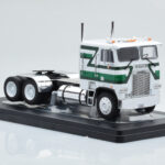 Freightliner FLA Biely Zelený IXO 1:43 - image 3 of 4