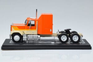 GMC General Oranžový IXO 1:43 TR129 Kov – obrázok 3 z 6