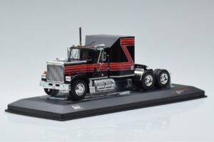 GMC General Červený Čierny IXO 1:43 TR102
