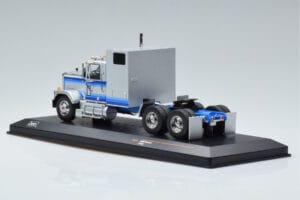GMC General Strieborný IXO 1:43 TR079 Kov – obrázok 5 z 6