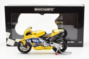 Honda RC211V Pramac Pons #3 M. Biaggi MotoGP 2003 Minichamps 1:12 122037103 Kov – obrázok 4 z 4