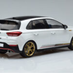 Hyundai i30 N PD Atlas Biely MCG 1:18 - image 2 of 6