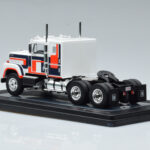International Transtar 4300 Biely IXO 1:43 - image 5 of 6