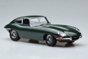 Jaguar E-Type Series 1 British Racing Zelený KK-Scale 1:18 KKDC180431 Kov – obrázok 4 z 6