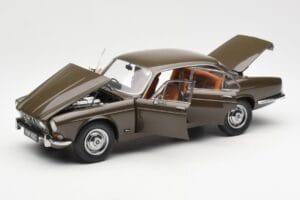 Jaguar XJ6 Series 1 4.2 Sable Hnedý Paragon 1:18 2011004 Kov – obrázok 2 z 8