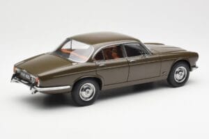 Jaguar XJ6 Series 1 4.2 Sable Hnedý Paragon 1:18 2011004 Kov – obrázok 3 z 8