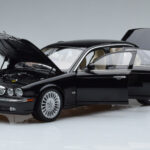 Jaguar XJ6 X350 Ebony Čierny Almost Real 1:18 - image 2 of 11