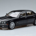 Jaguar XJ6 X350 Ebony Čierny Almost Real 1:18