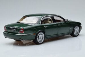 Jaguar XJ6 X350 Racing Zelený Almost Real 1:18 810502 Kov – obrázok 3 z 13