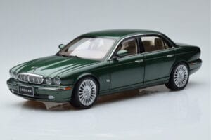 Jaguar XJ6 X350 Racing Zelený Almost Real 1:18 810502