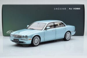 Jaguar XJ6 X350 Seafrost Svetlo Modrý Almost Real 1:18 810503 Kov – obrázok 11 z 11