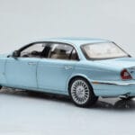 Jaguar XJ6 X350 Seafrost Svetlo Modrý Almost Real 1:18 - image 8 of 11