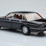 Jaguar XJ6 XJ40 Ebony Čierny Almost Real 1:18 - image 7 of 11