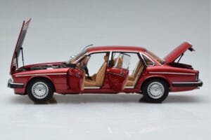 Jaguar XJ6 XJ40 Flamenco Červený Almost Real 1:18 810541 Kov – obrázok 4 z 11