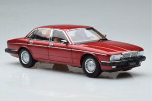 Jaguar XJ6 XJ40 Flamenco Červený Almost Real 1:18 810541 Kov – obrázok 6 z 11