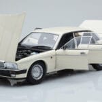 Jaguar XJ6 XJ40 Glacier Biely Almost Real 1:18 - image 2 of 11