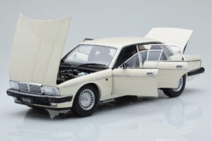 Jaguar XJ6 XJ40 Glacier Biely Almost Real 1:18 810542 Kov – obrázok 2 z 11