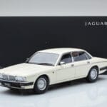 Jaguar XJ6 XJ40 Glacier Biely Almost Real 1:18 - image 11 of 11