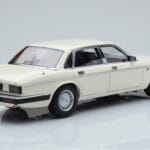 Jaguar XJ6 XJ40 Glacier Biely Almost Real 1:18 - image 3 of 11