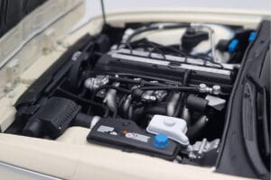 Jaguar XJ6 XJ40 Glacier Biely Almost Real 1:18 810542 Kov – obrázok 10 z 11