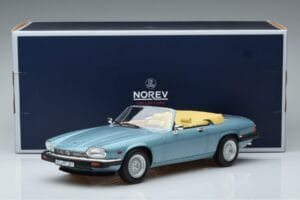 Jaguar XJS V12 Kabriolet Svetlomodrý Metalíza Norev 1:18 182635 Kov – obrázok 6 z 6
