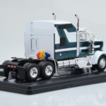 Kenworth W900 Zelený Biely IXO 1:43 - image 2 of 6