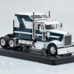 Kenworth W900 Zelený Biely IXO 1:43 - image 4 of 6