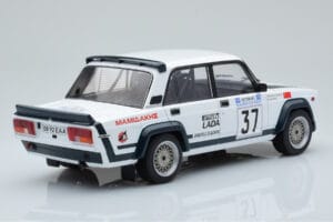 Lada 2105 VFTS #37 H. Ohu Rally Acropolis 1983 IXO 1:18 18RMC145 Kov – obrázok 2 z 6