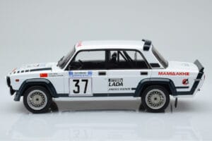 Lada 2105 VFTS #37 H. Ohu Rally Acropolis 1983 IXO 1:18 18RMC145 Kov – obrázok 3 z 6