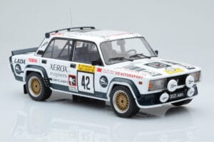 Lada 2105 VFTS #42 S. Brundza Rally 1000 Lakes 1984 IXO 1:18 18RMC146 Kov – obrázok 4 z 6