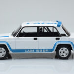 Lada 2105 VFTS Biely IXO 1:18 - image 3 of 6