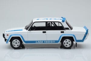 Lada 2105 VFTS Biely IXO 1:18 18CMC144 Kov – obrázok 3 z 6